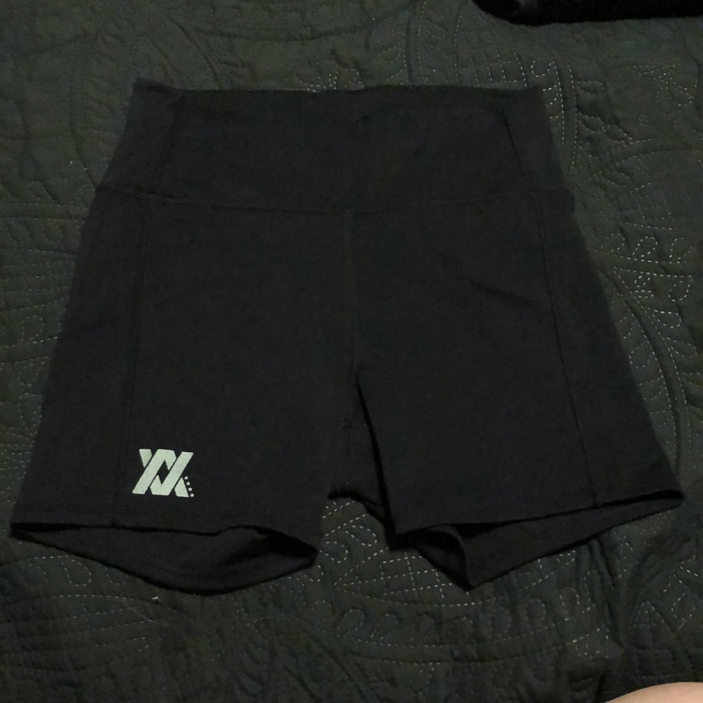 Vixxon Tech shorts